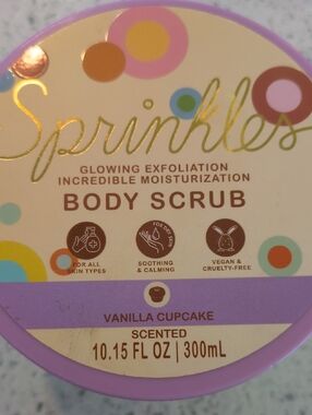 SPRINKLES Vanilla Cupcake Body Scrub -